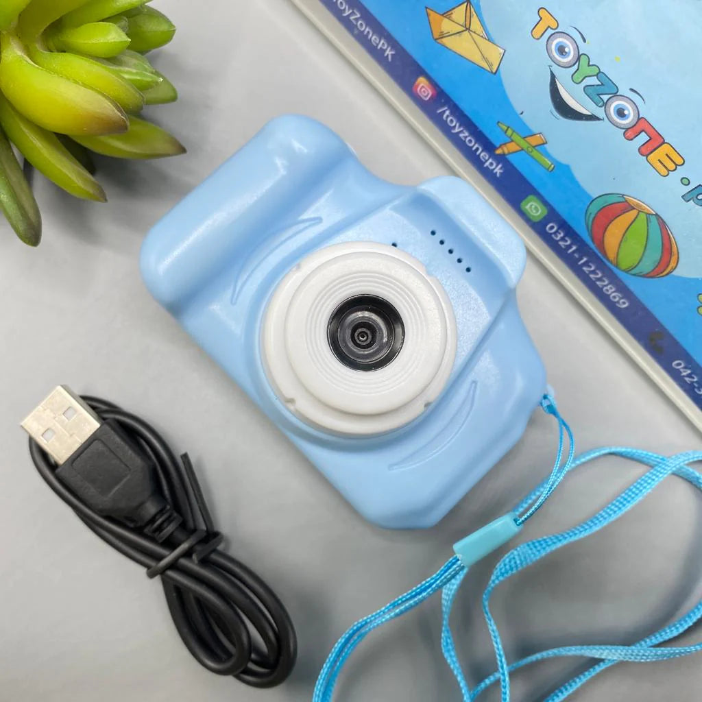 MINI DIGITAL CAMERA (SD CARD NOT INCLUDED)